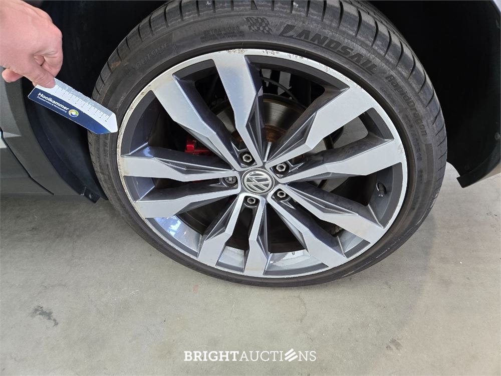 Volkswagen T-Roc 4Motion Sport Business R 2.0 TSI 191pk 2019, X-032-DJ