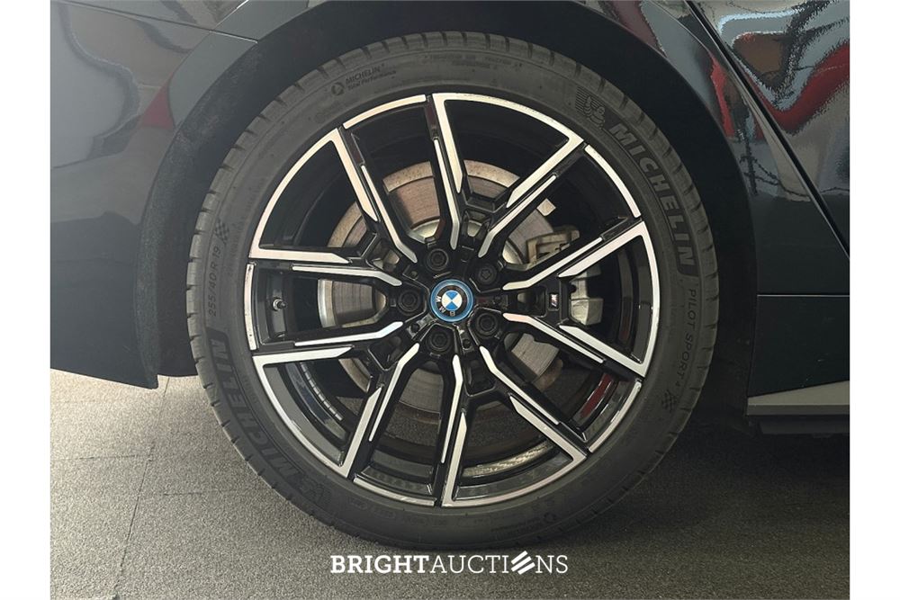BMW i4 eDrive35 70 kWh 2023 (Origineel-NL), X-963-DD