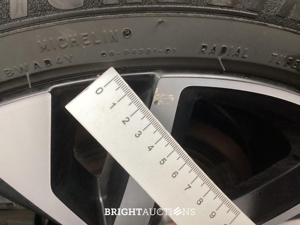 Volvo V60 B3 R-Design 2.0 163pk 2021 (Origineel-NL), L-711-FN