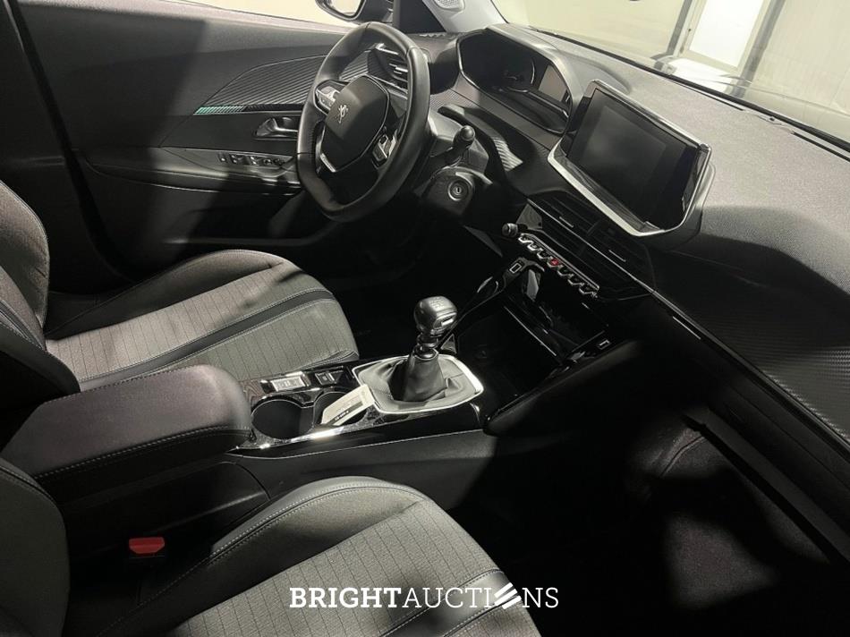 Peugeot 2008 100 Allure 1.2 PureTech 102pk 2022 (Origineel-NL), P-689-GX