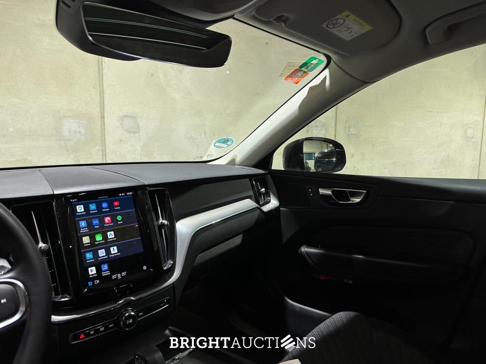 Volvo XC60 2.0 T6 Plug-in hybrid AWD Core Bright 253pk 2027 (Origineel-NL+1e eigenaar), S-190-RP