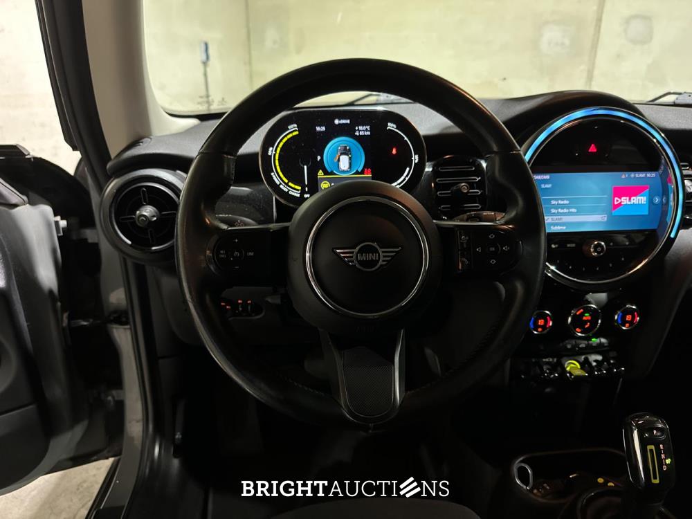 MINI Cooper Electric Essential 33 kWh 184pk 2021 F56 (Origineel-NL), L-232-DH