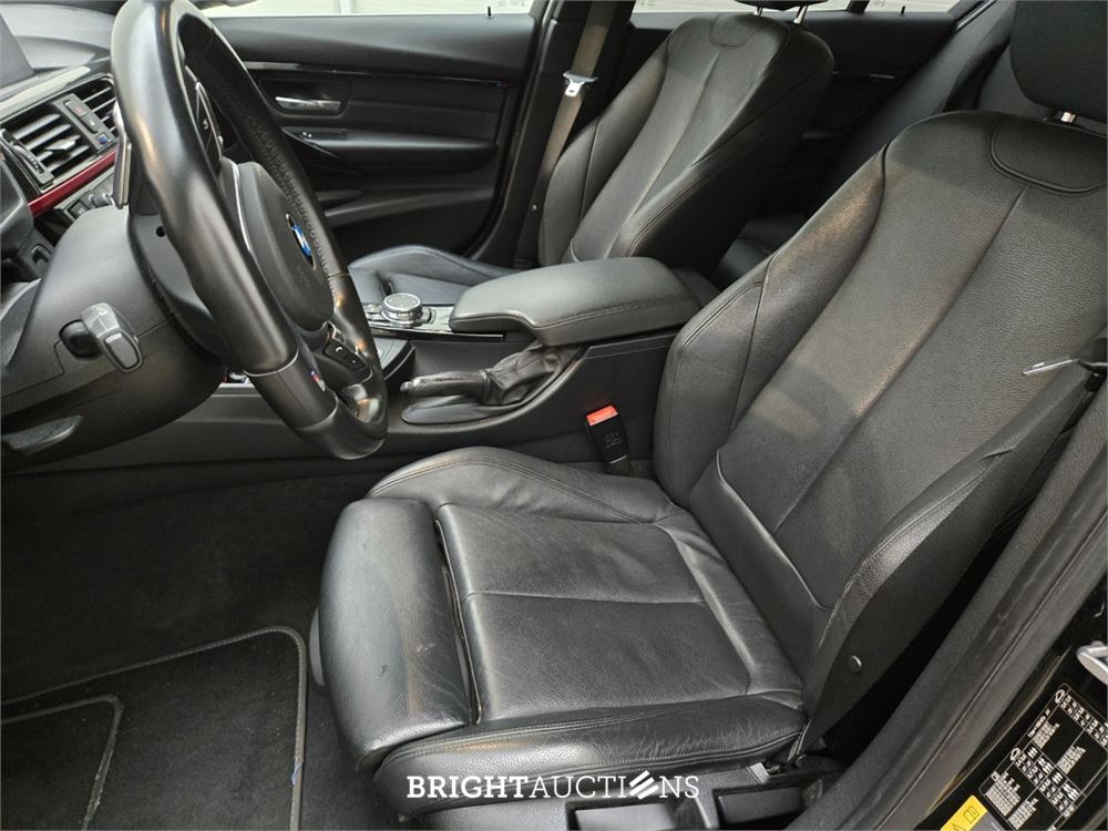 BMW 330e Centennial High Executive 272pk 2016 (Origineel-NL) 3-Serie, KZ-231-H