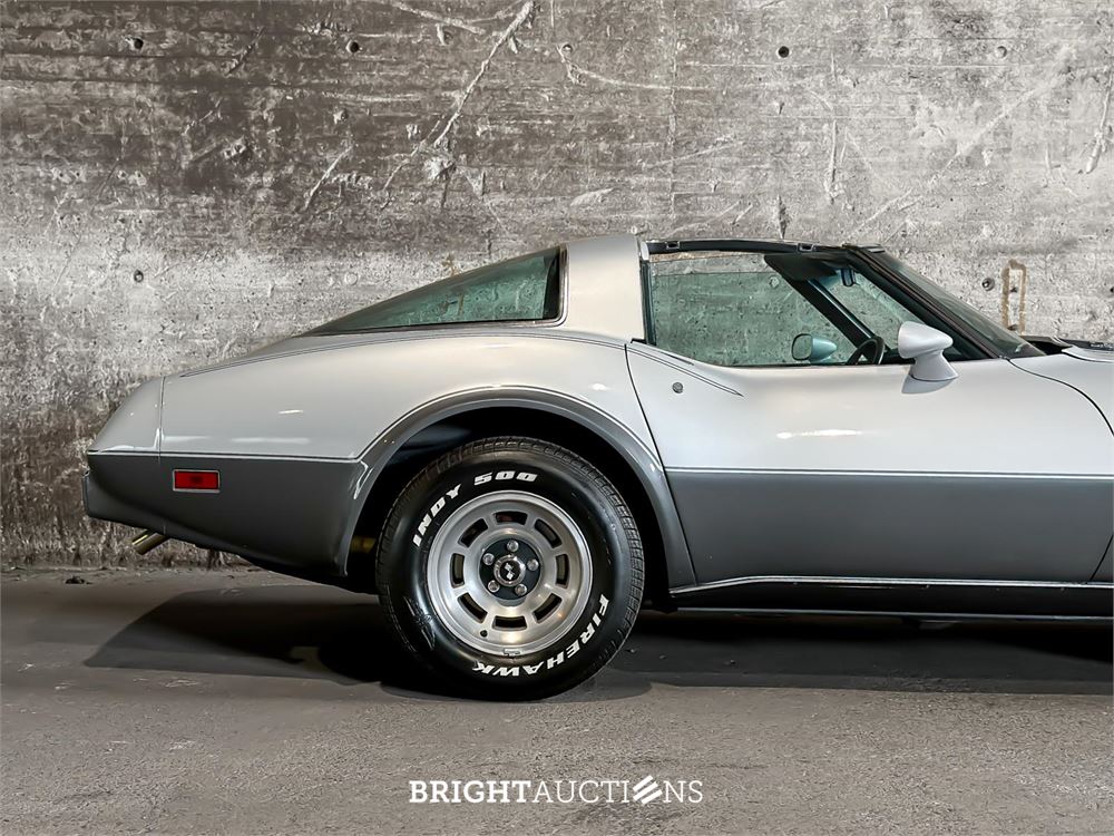 Chevrolet Corvette 5.7 V8 Convertible Two-Tone L-82 ANNIVERSARY EDITION 1 YZ 87 194pk 1978, 15-XXL-9