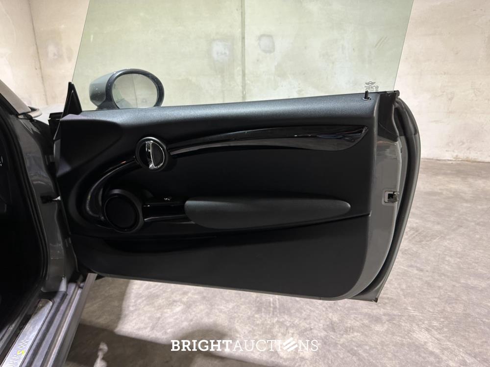 MINI Cooper Electric Essential 33 kWh 184pk 2021 F56 (Origineel-NL), L-232-DH