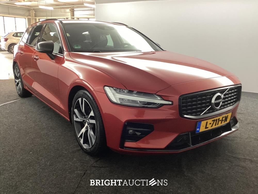 Volvo V60 B3 R-Design 2.0 163pk 2021 (Origineel-NL), L-711-FN