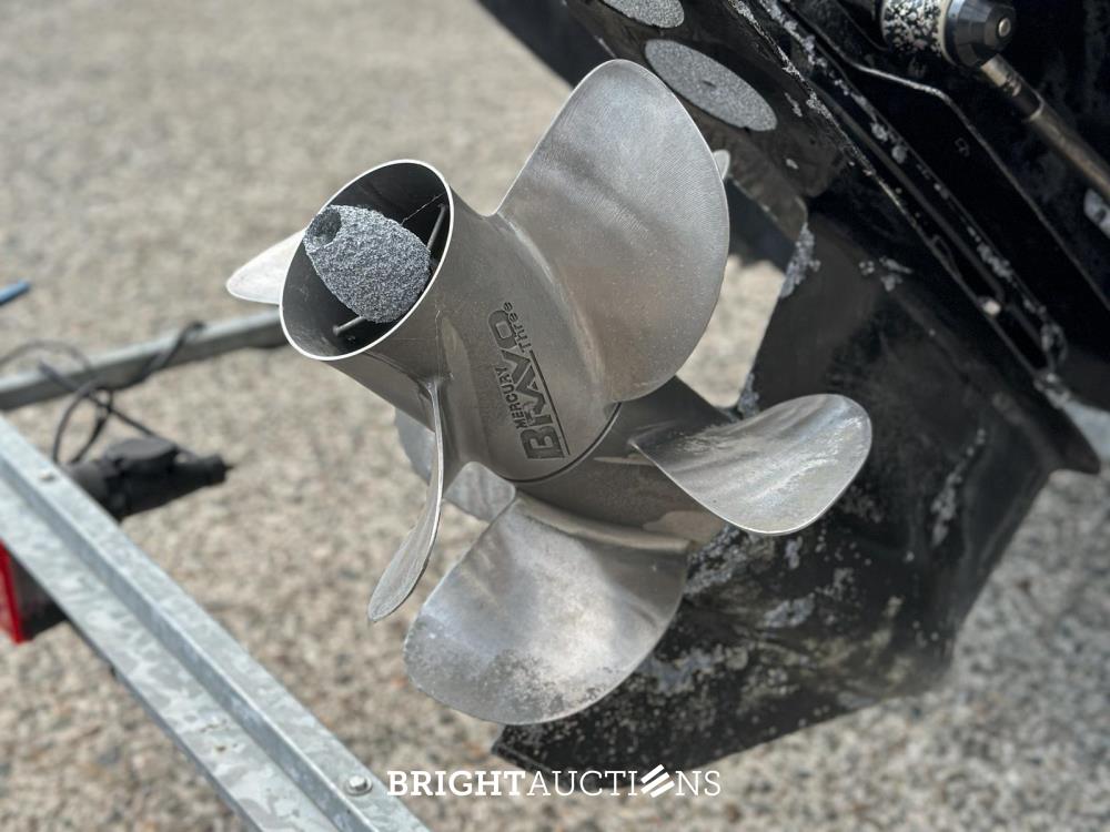 Chaparral 225 SSi Sportboot / Speedboot met Kajuit, MerCruiser 300pk – 2012