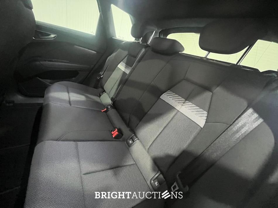 Audi Q4 e-tron 40 Launch edition Advanced Plus 77 kWh 204pk 2021 (Origineel-NL), N-823-PD