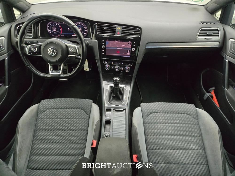 Volkswagen Golf Highline Business R 1.5 TSI 150pk 2019 (Origineel-NL), XG-637-X