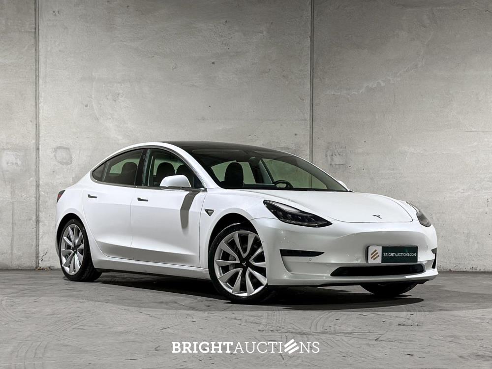 Tesla Model 3 Standard RWD Plus 60 kWh 238pk 2020 (Origineel-NL), J-064-LB