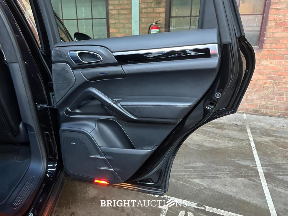 Porsche Cayenne 3.6 S 420pk 2014, K-204-BH