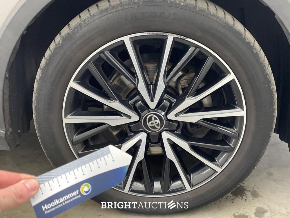 Toyota C-HR Hybrid Executive 1.8 170pk 2017, P-886-JB