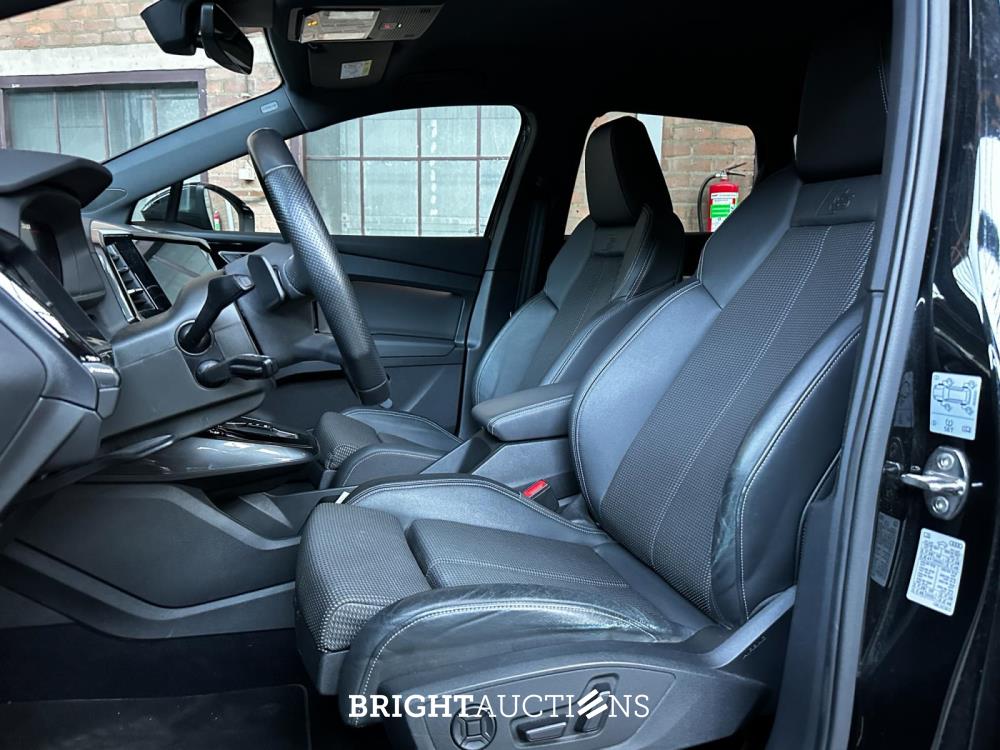 Audi Q4 e-tron 50 quattro Launch edition S Competition 77 kWh 299pk 2022 (Origineel-NL+1e eigenaar), P-122-GB 