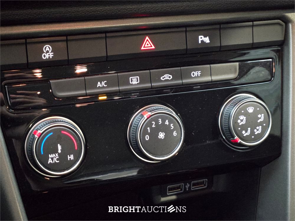 Volkswagen T-Roc Business 1.0 TSI 116pk 2020 (Origineel-NL), H-330-VJ