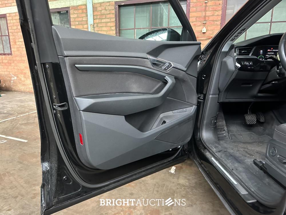 Audi e-tron 50 quattro Business edition 71 kWh 313pk 2020 (Origineel-NL + 1e eigenaar), K-578-JS