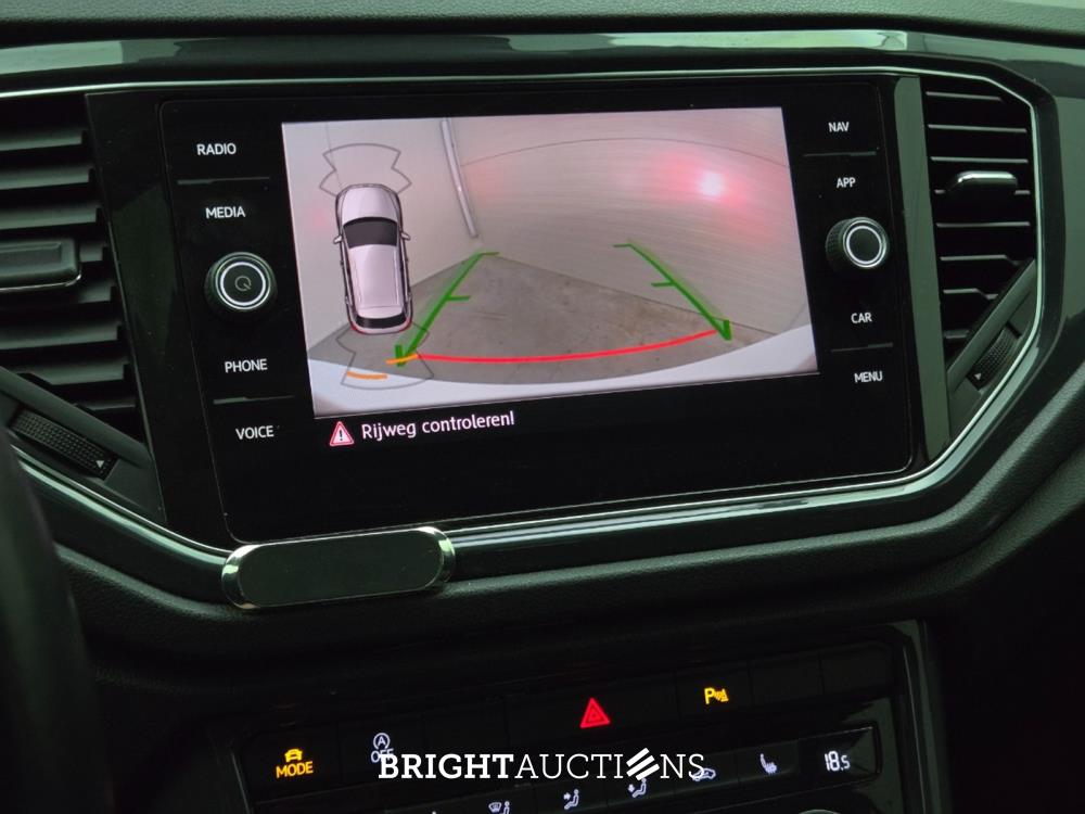 Volkswagen T-Roc Sport Business R 1.5 TSI 150pk 2019, L-422-GX