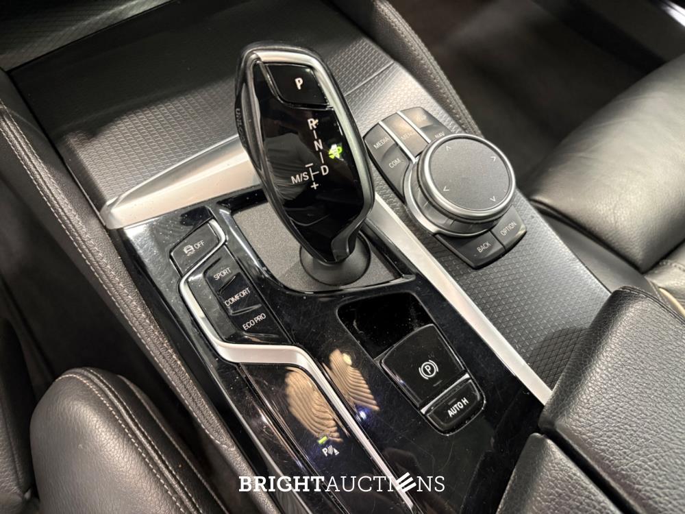 BMW 540d xDrive 5-serie High Executive 340pk 2020 5-Serie, L-918-LG