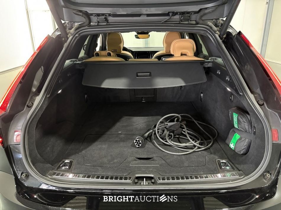 Volvo V90 T6 Plug-in Hybrid Ultimate Bright 2.0 AWD 398pk 2023 (Origineel-NL), X-873-GN