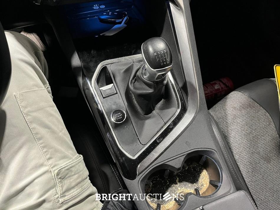 Peugeot 5008 Blue Lease Premium 1.2 PureTech 131pk 2020 (Origineel-NL), J-584-RN