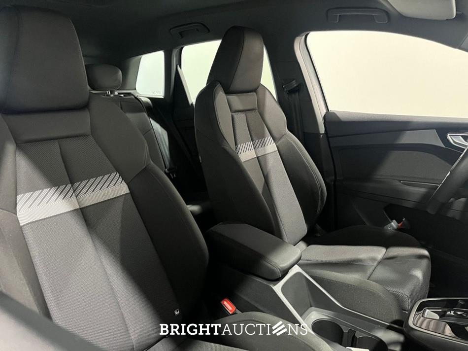 Audi Q4 e-tron 40 Launch edition Advanced Plus 77 kWh 204pk 2021 (Origineel-NL), N-823-PD