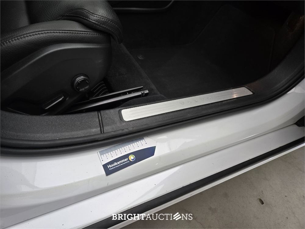 Volvo V60 T8 Twin Engine Inscription 2.0 AWD 392pk 2020, T-034-TZ