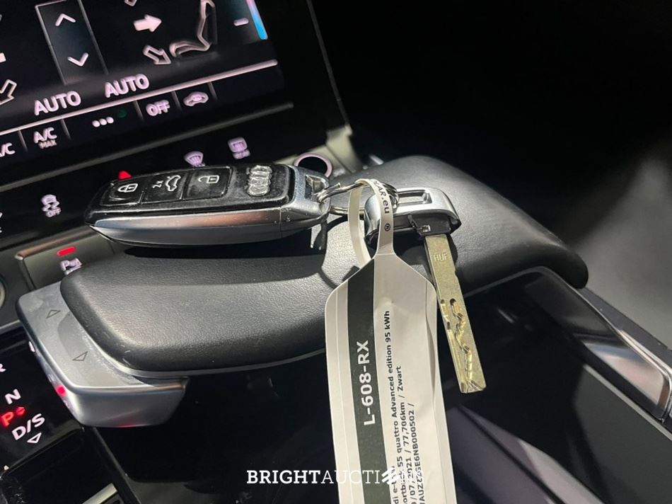 Audi e-tron Sportback 55 Advanced edition Quattro 95 kWh 408pk 2021 (Origineel-NL), L-608-RX