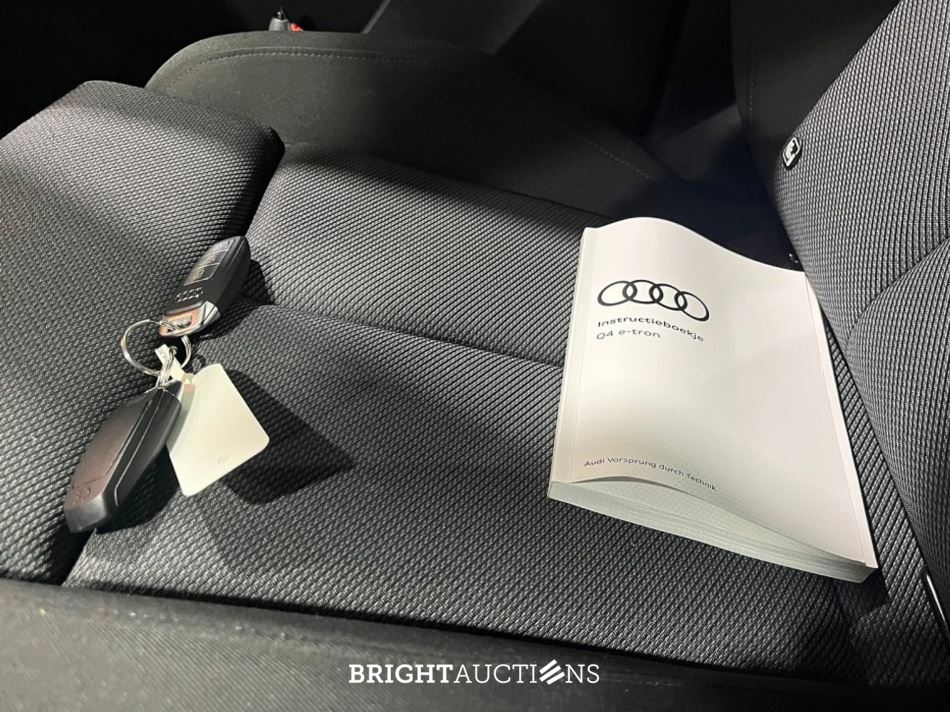 Audi Q4 e-tron 35 Advanced edition 55 kWh 170pk 2022 (Origineel-NL), R-475-BX
