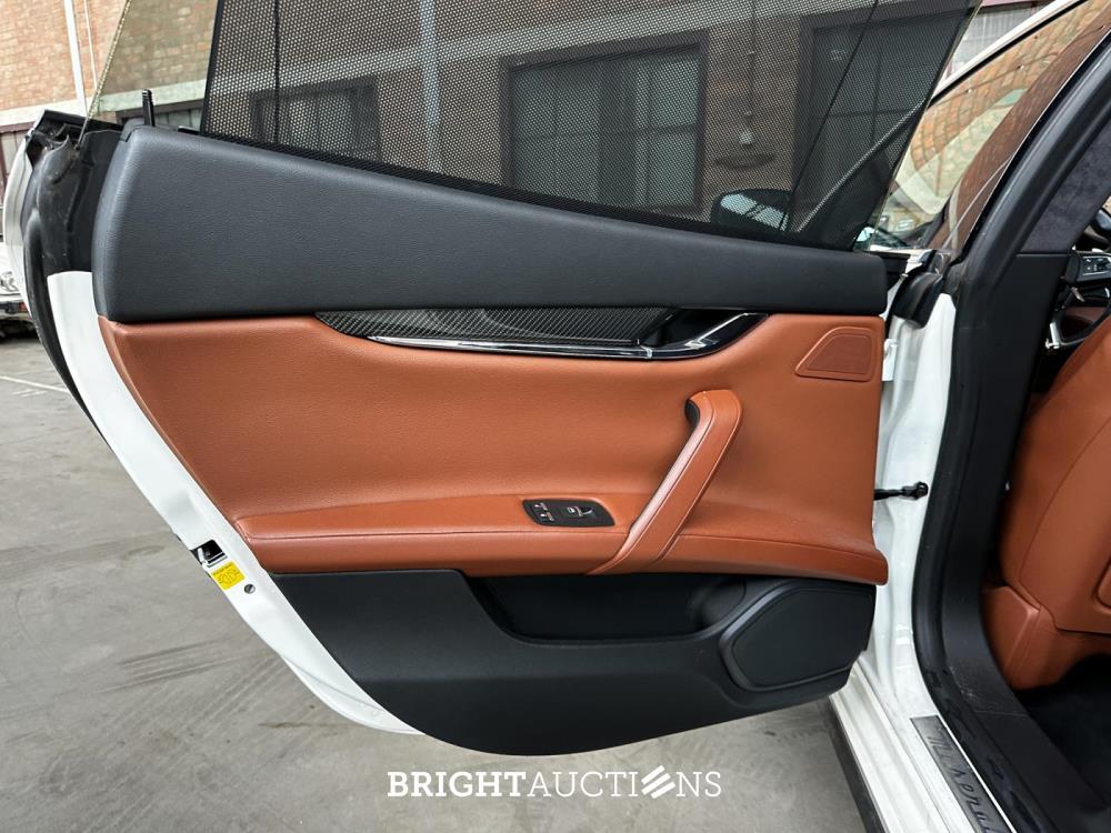 Maserati Quattroporte GTS 3.8 V8 531pk 2013 (CARBON) (29.000 KM)