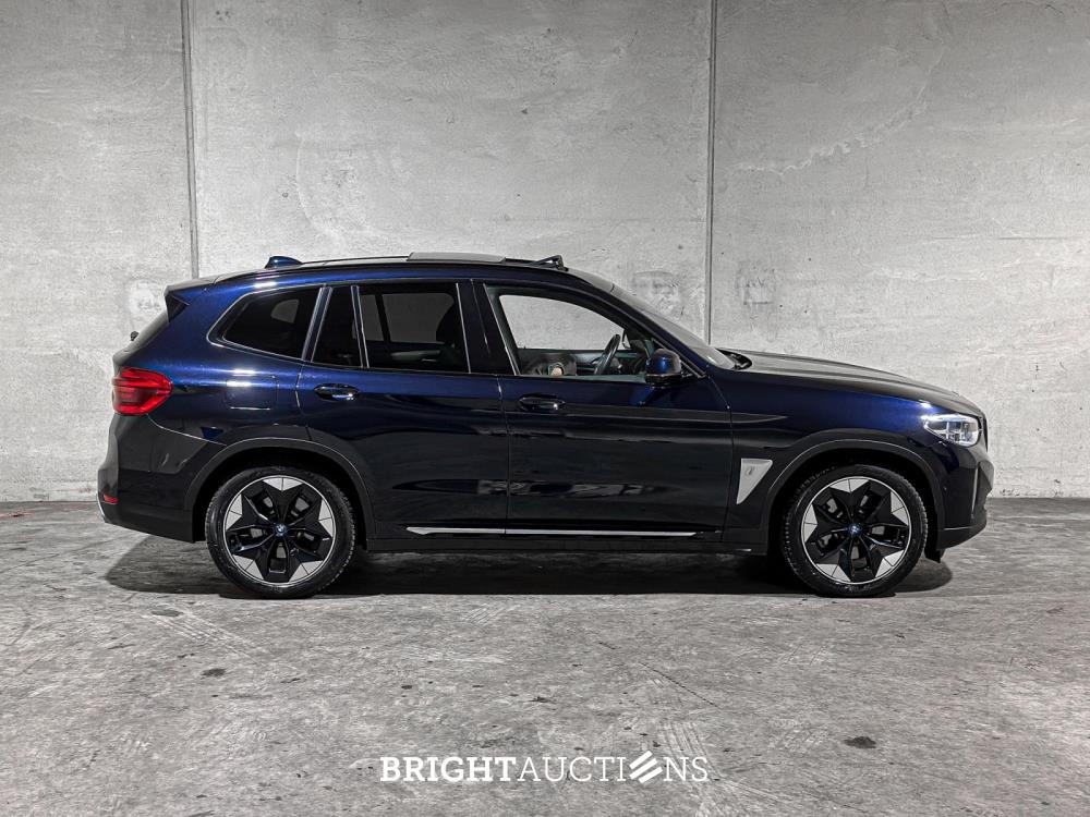 BMW iX3 High Executive 80 kWh 286pk 2021 G08 (Origineel-NL + 1e Eigenaar), N-444-RG