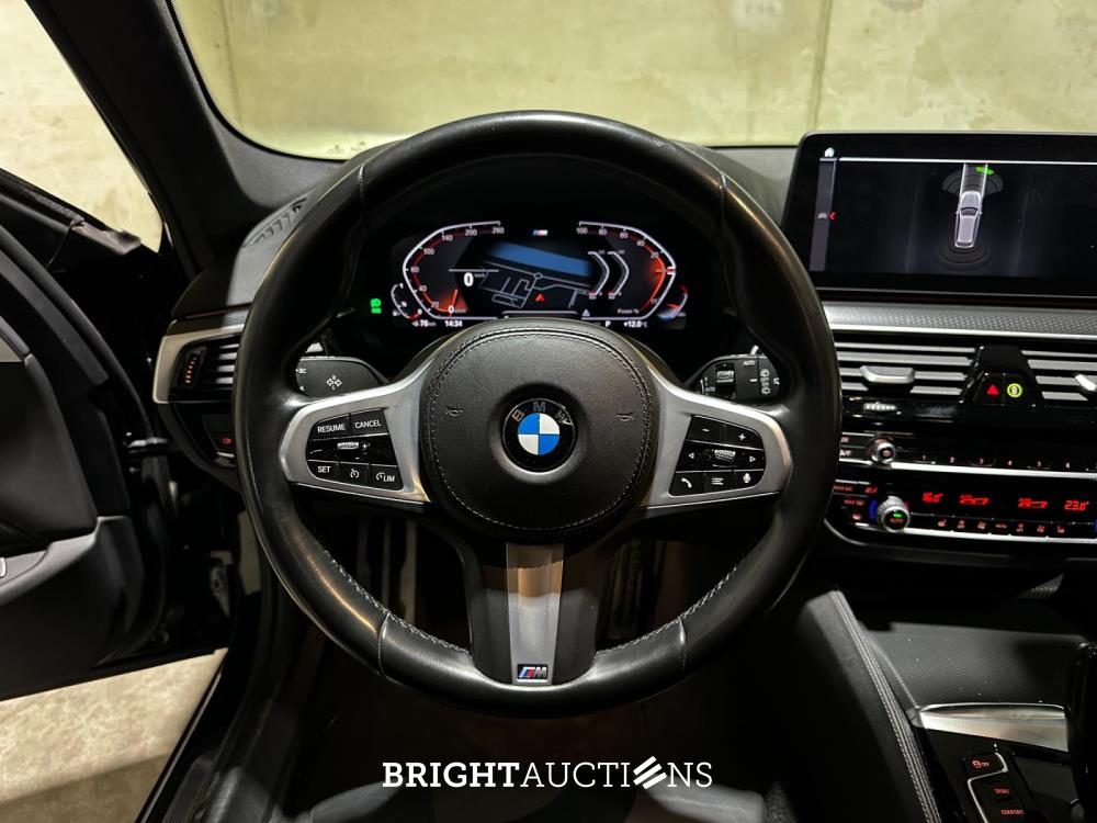 BMW 520i Touring High Executive Edition M-Sport 184hp 2021 (Original-NL) 5-Series G31, L-194-JX