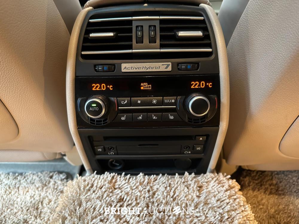 BMW ActiveHybrid7 F04 4.4 V8 465pk 2011