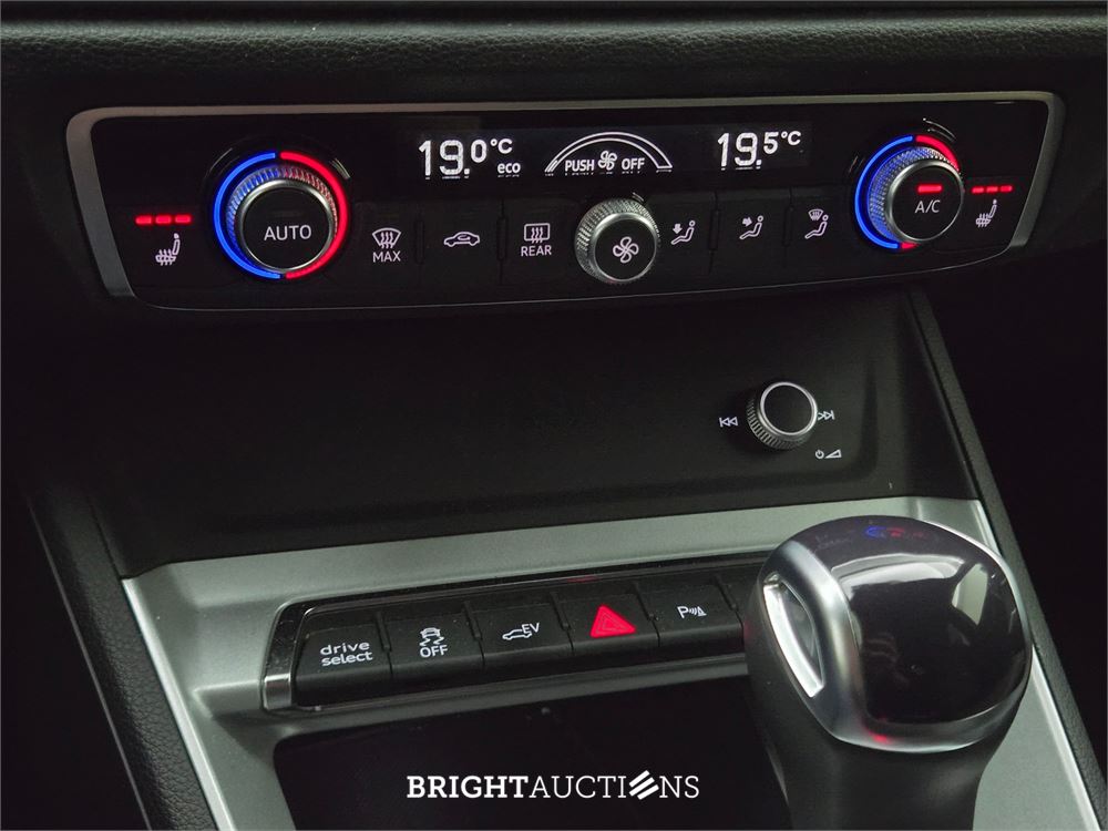 Audi Q3 45 e Advanced edition TFSI 266pk 2022 (Origineel-NL), R-270-FF