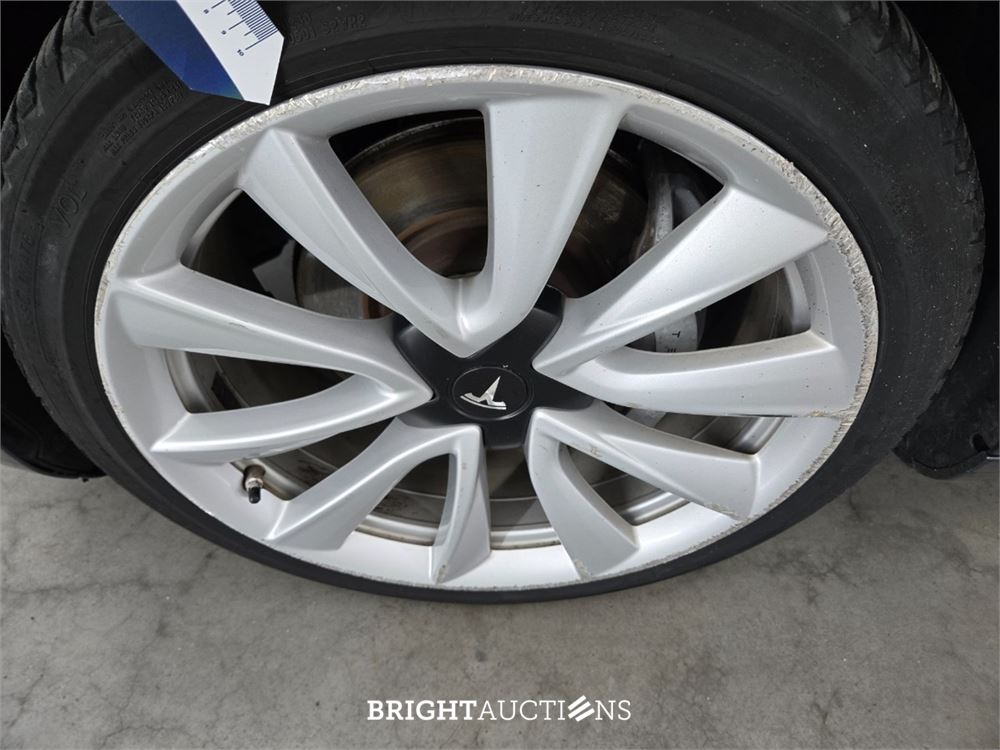 Tesla Model 3 Standard RWD Plus 60 kWh 238pk 2019 (Origineel-NL), G-349-DS