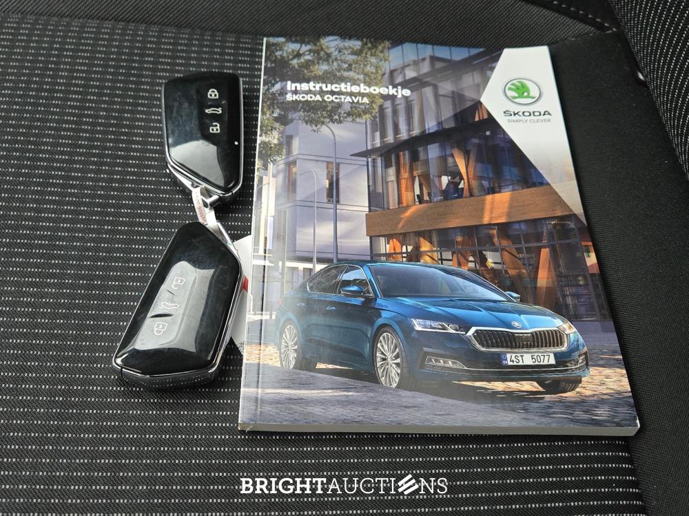 Skoda Octavia Combi Business Edition 1.0 TSI 110pk 2021 (Origineel-NL), L-224-BV
