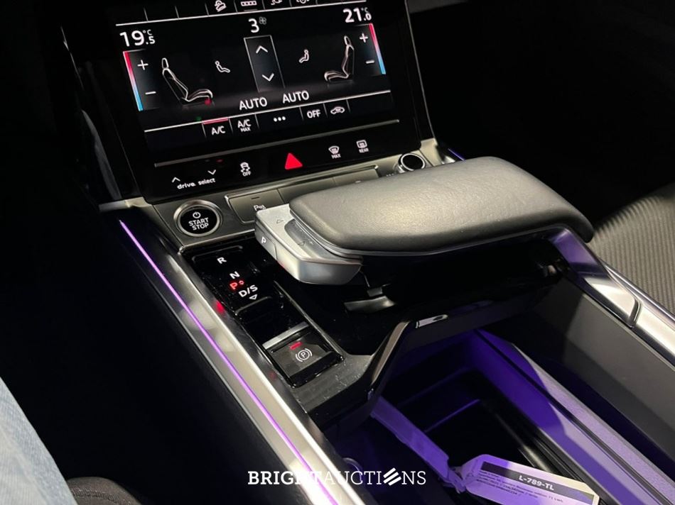 Audi e-tron Sportback 50 Business edition Quattro 71 kWh 313pk 2021 (Origineel-NL), L-789-TL