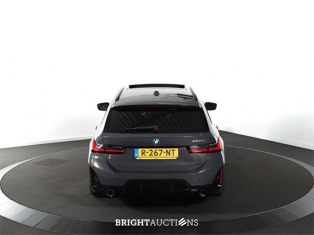 BMW 320e Touring M Sport 272pk 2022 (Origineel-NL) 3-Serie, R-267-NT