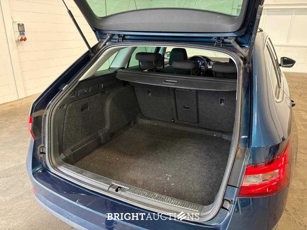 Škoda Superb Combi ACT Business Edition 1.5 TSI 150pk 2022 (Origineel-NL), P-400-DF
