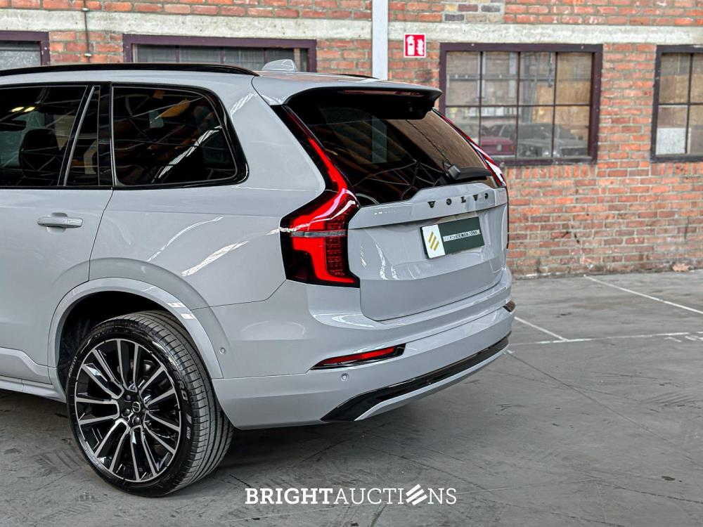Volvo XC90 T8 AWD Plus Dark 457pk 2025 7-Persoons (1.100 KM) Fabrieksgarantie
