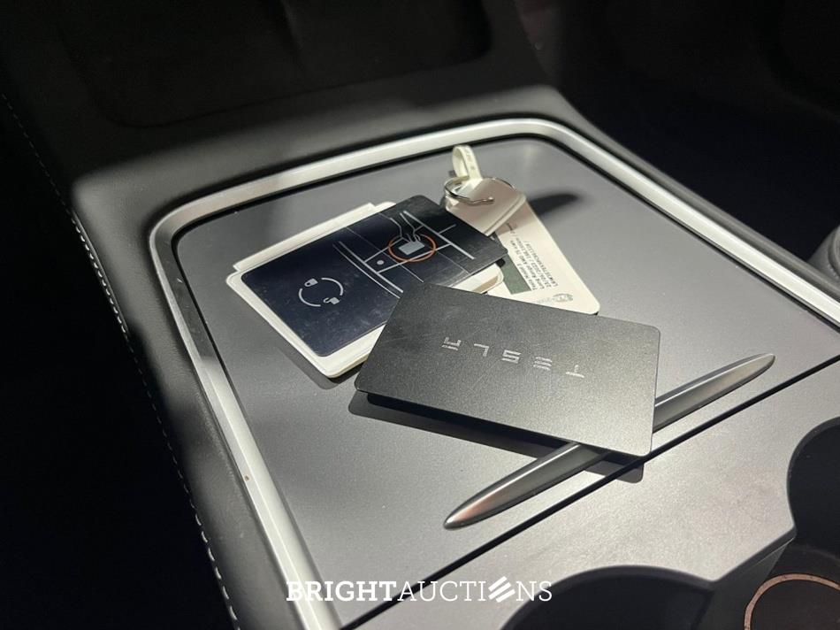 Tesla Model 3 Long Range AMD Ryzen AWD 75 kWh 351pk 2023 (Origineel-NL), T-915-HF