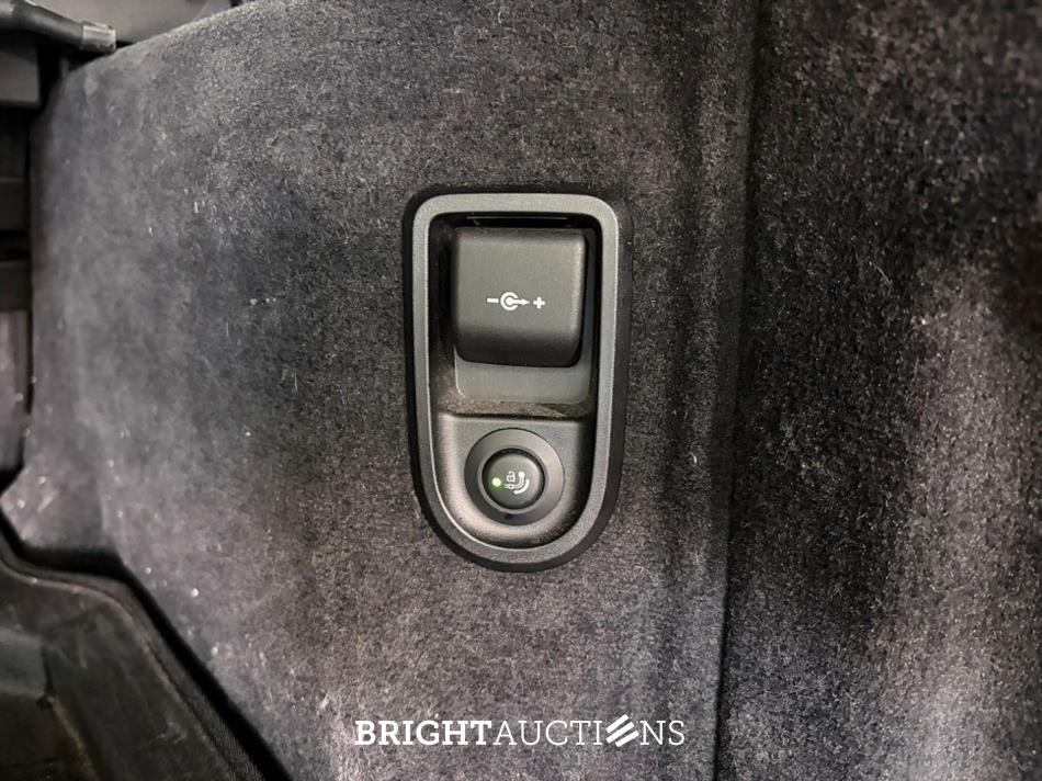 BMW 530e Touring Business Edition Plus M-Pakket 292pk 2023 (Origineel-NL) 5-Serie, S-330-LL