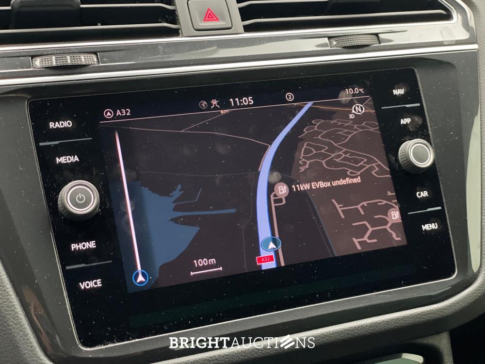 Volkswagen Tiguan eHybrid R-Line Business 1.4 TSI 265pk 2022 (Origineel-NL), P-225-HR