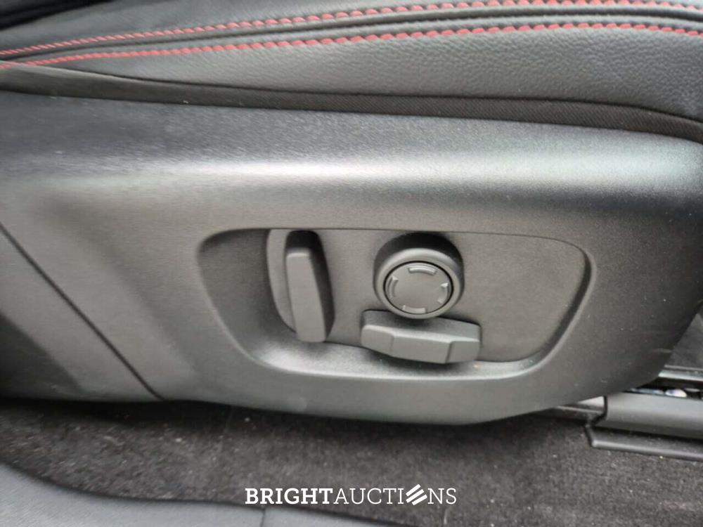 Land Rover Discovery Sport P300e Dynamic Se AWD 309pk 2023, 2EEB519