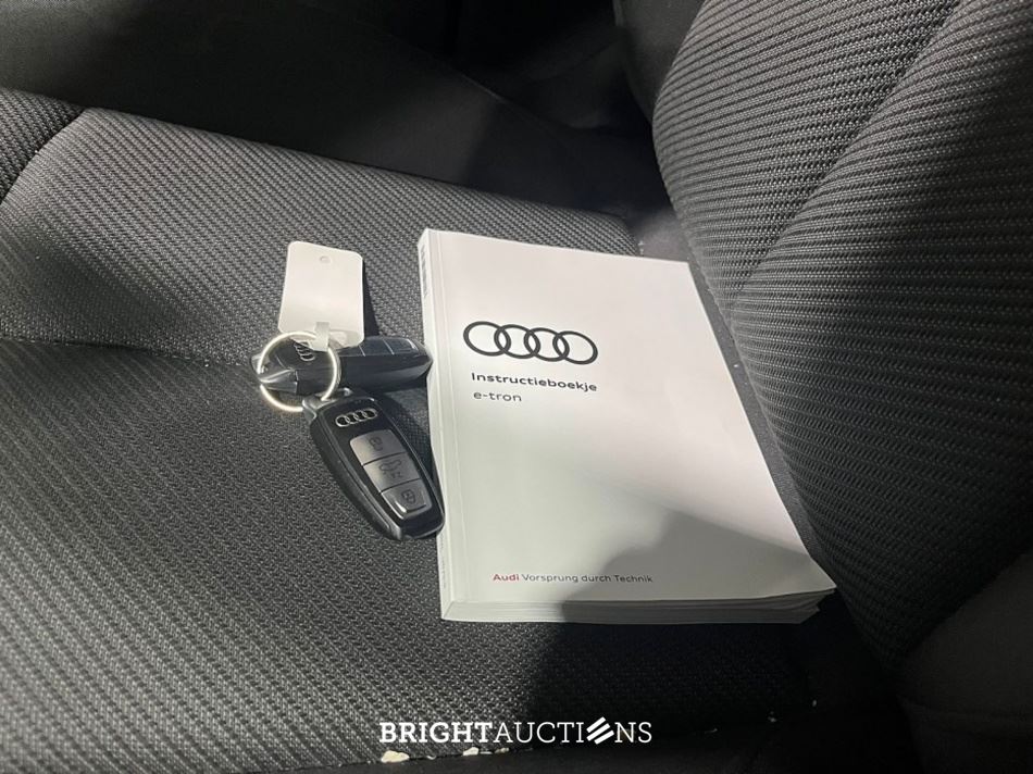 Audi e-tron 55 Advanced edition Quattro 95 kWh 408pk 2022 (Origineel-NL), R-906-VJ
