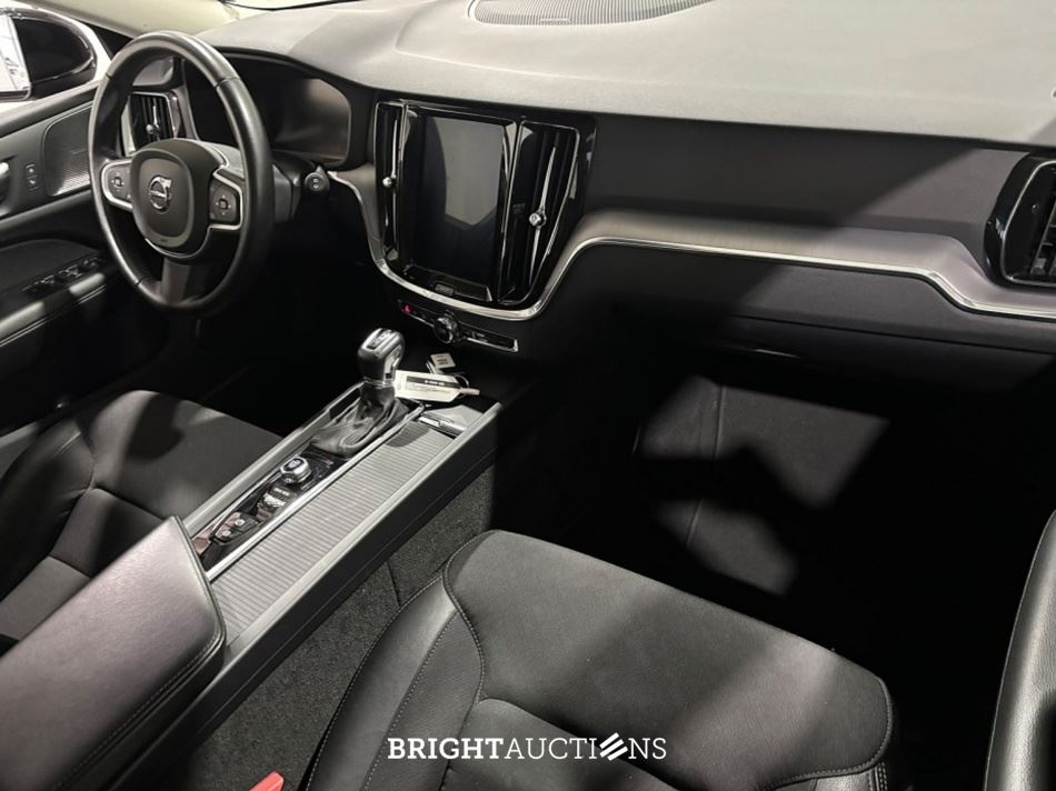 Volvo V60 T4 Momentum Pro 2.0 190pk 2019 (Origineel-NL), G-999-SR