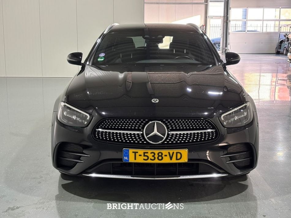 Mercedes-Benz e 300 e E-Klasse Estat AMG Line 333pk 2023 (Origineel-NL) E-klasse, T-538-VD