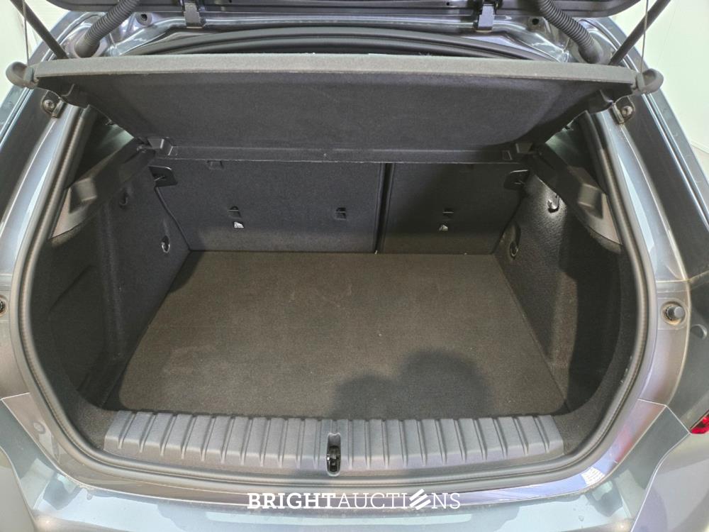 BMW 1-serie Executive Edition 140pk 2020 (Origineel-NL), J-897-BH