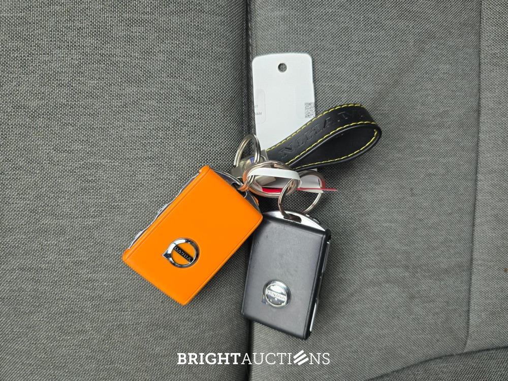 Volvo XC40 T4 Recharge Inscription Expression 1.5 211pk 2022 (Origineel-NL), P-822-BS