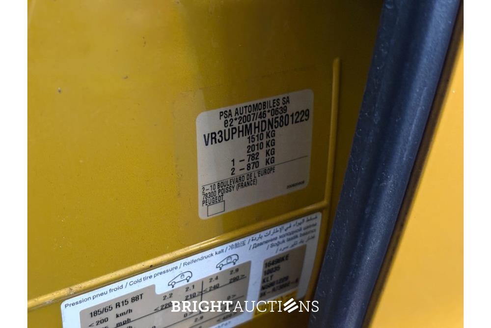 Peugeot 208 Like 1.2 PureTech 74pk 2022 (Origineel-NL), P-876-FX