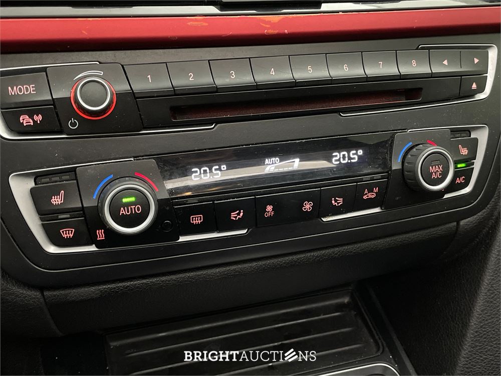 BMW 320i 3-serie Gran Turismo Luxury 184pk 2015 3-Serie, NH-052-Z