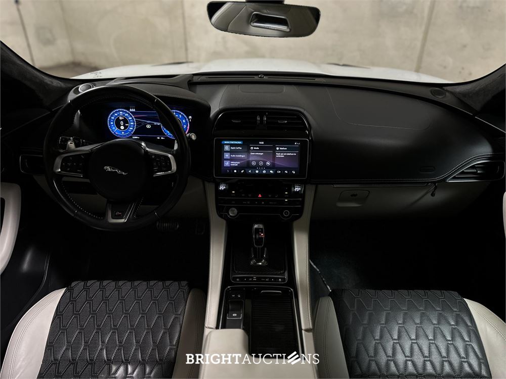 Jaguar F-Pace 5.0 V8 S/C AWD SVR 551pk 2019, T-214-ZB